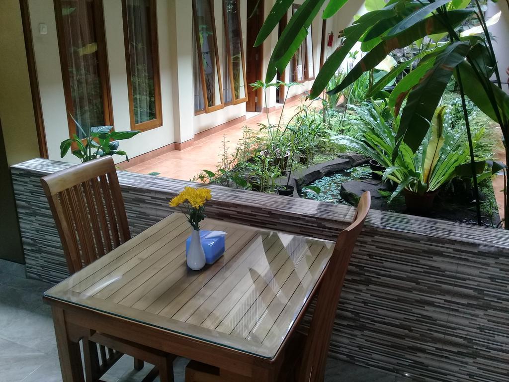 Aloha Hotel 2*